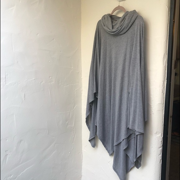 Poncho - Picture 2 of 3